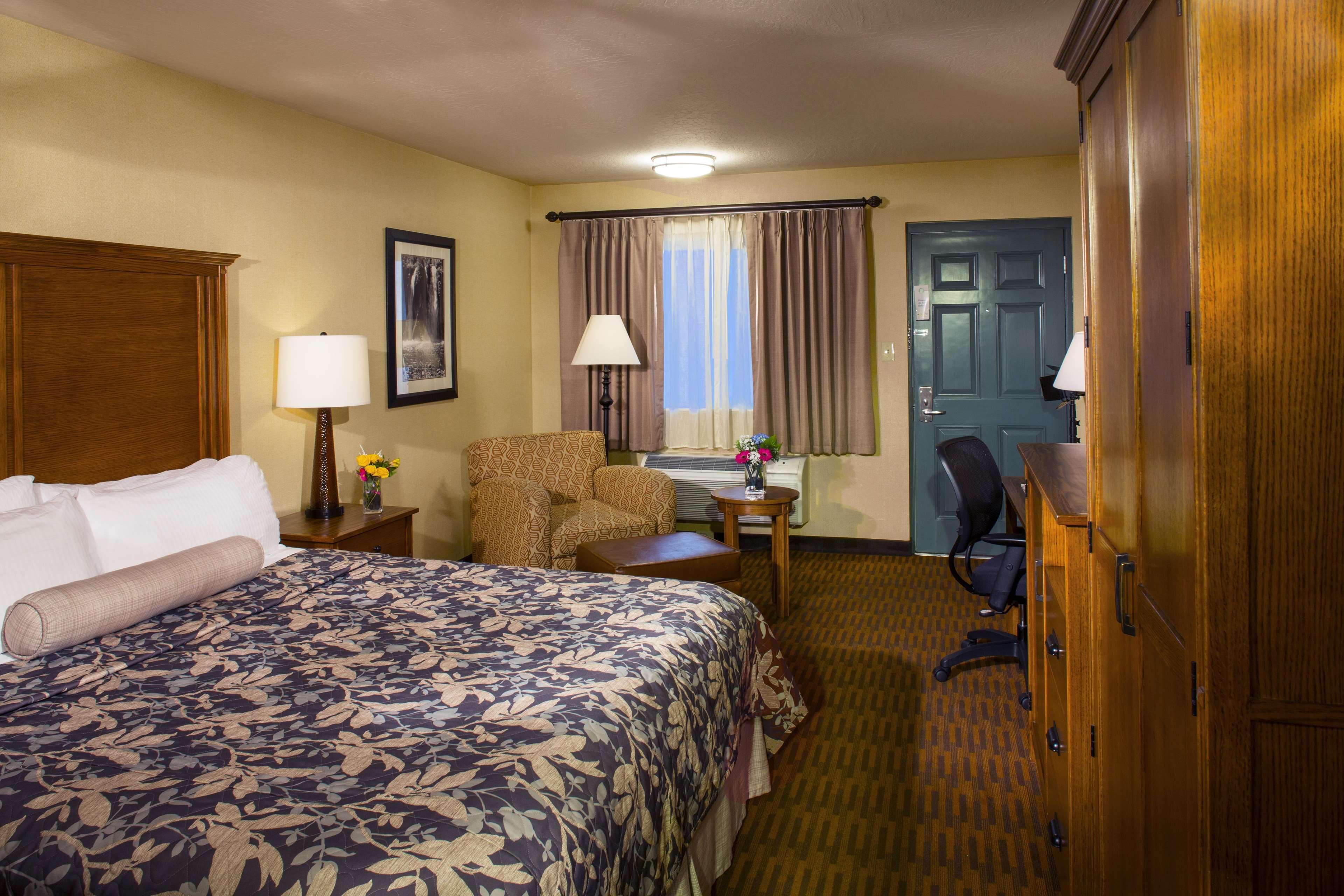 Western Hilltop Hotel