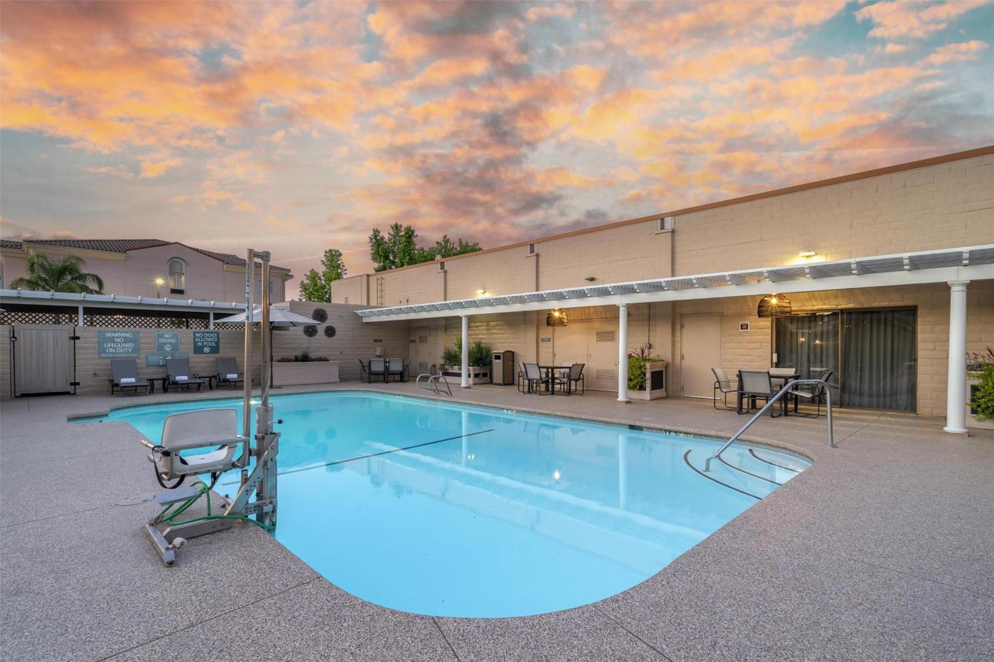 Hotel Western Hilltop 3*