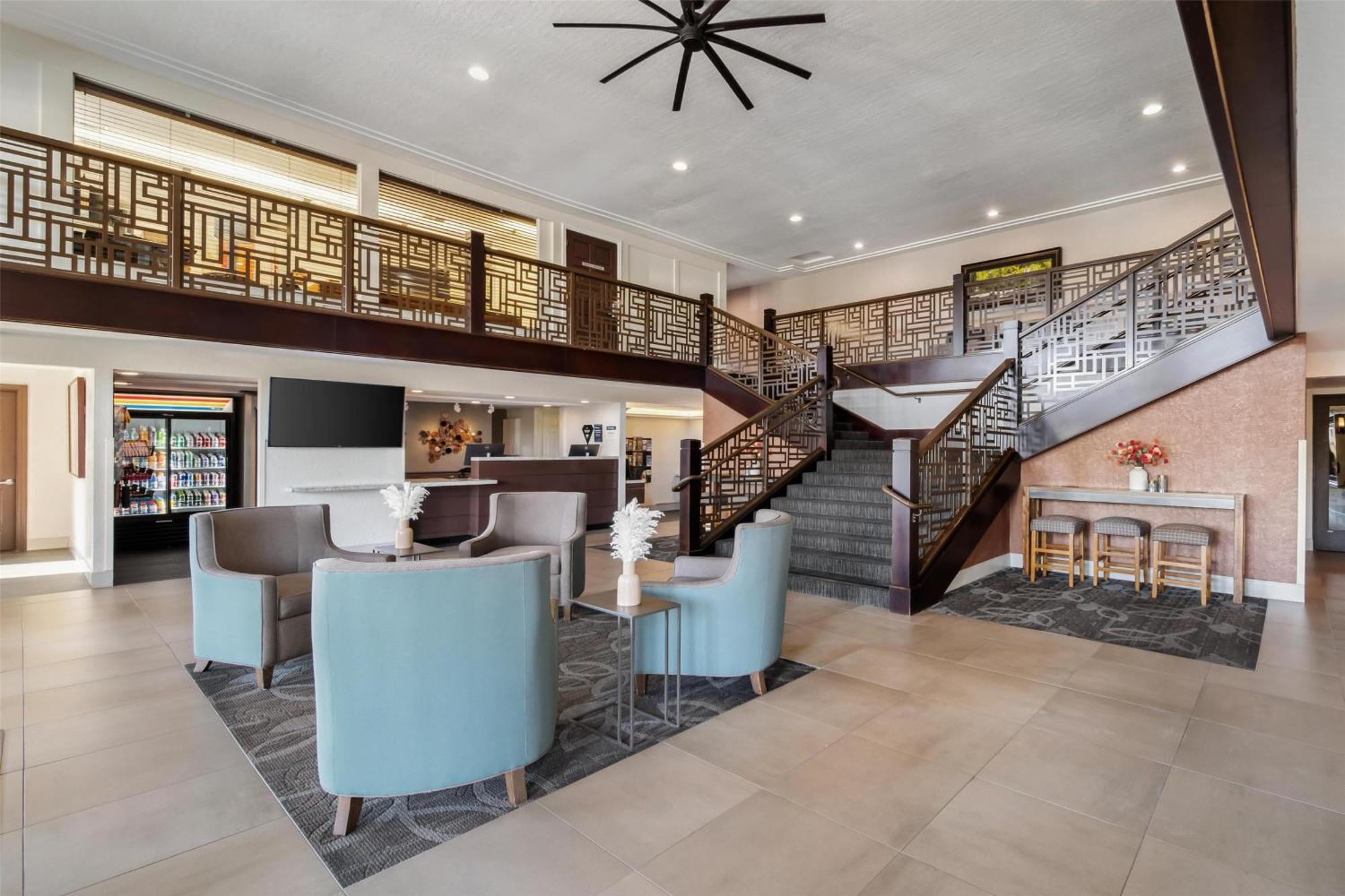 Western Hilltop Hotel Redding