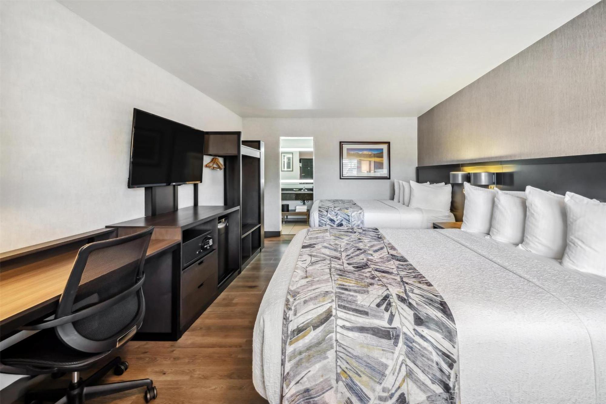 Hotel Western Hilltop