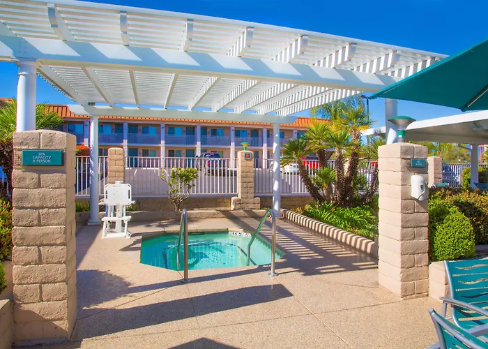 Best Western Plus Hilltop Inn