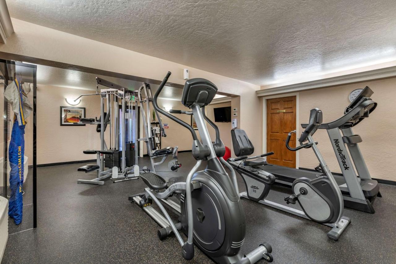 Western Hilltop Hotel 3*