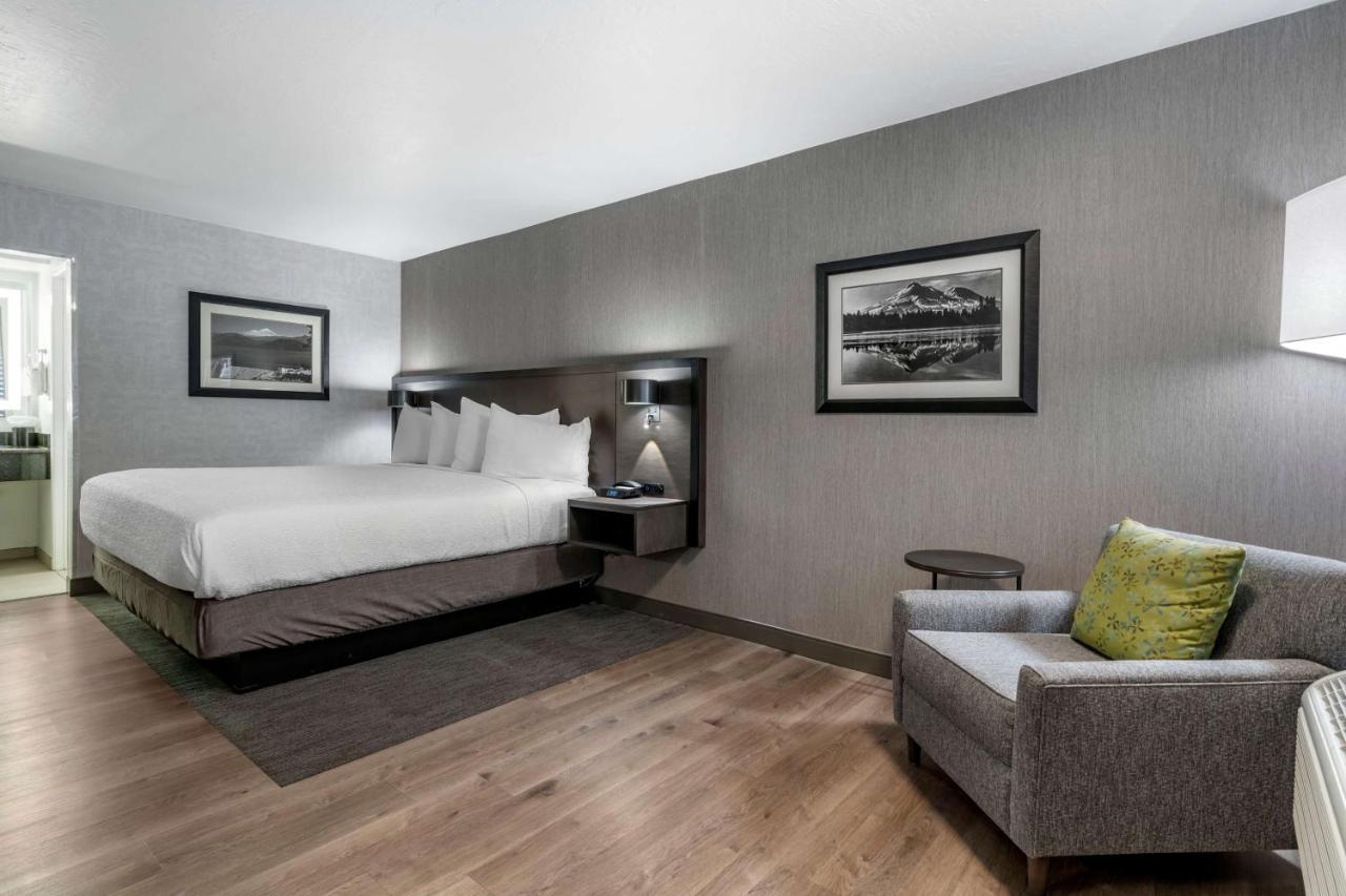 Western Hilltop Hotel 3*