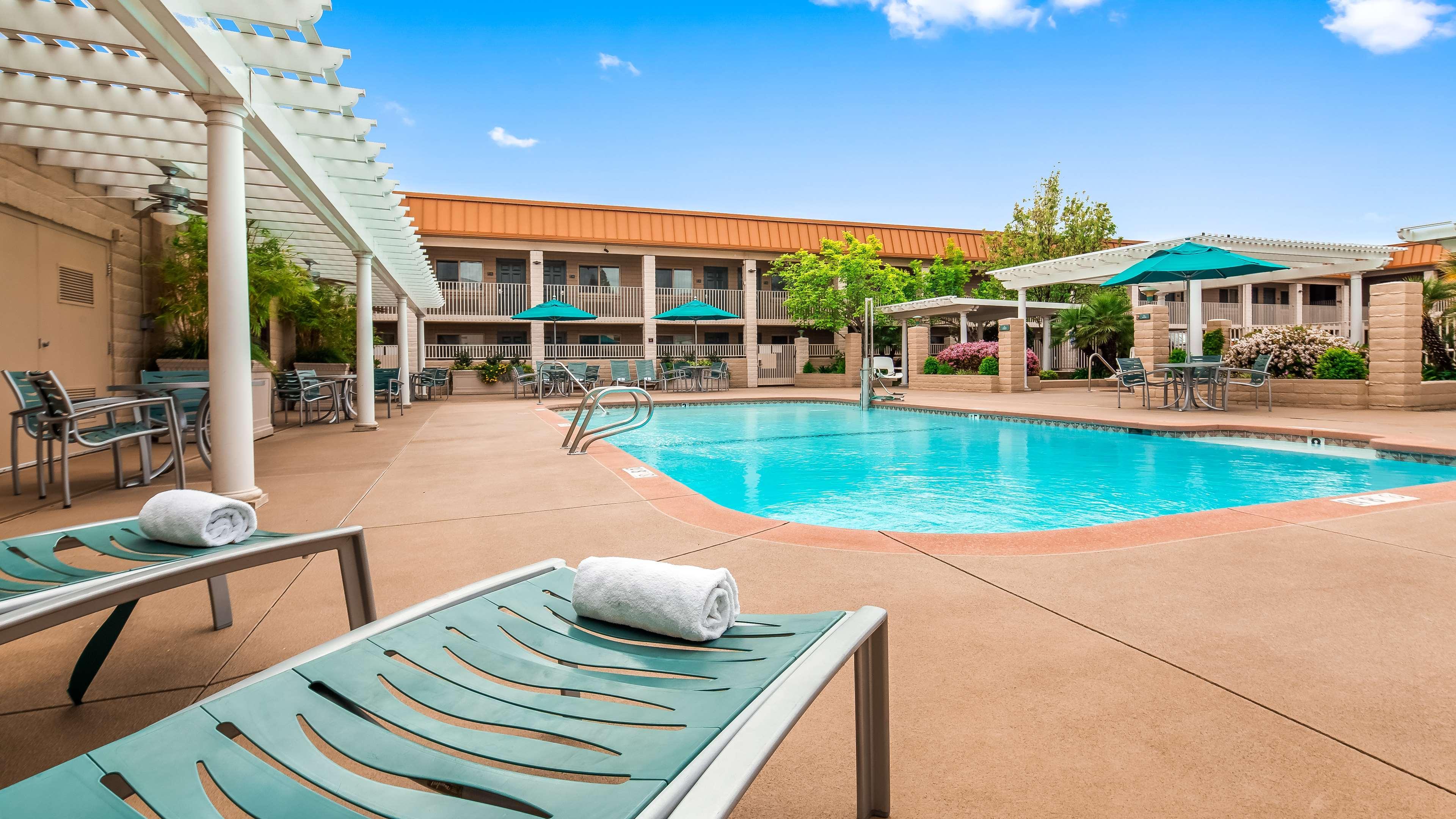 Western Hilltop Hotel 3*