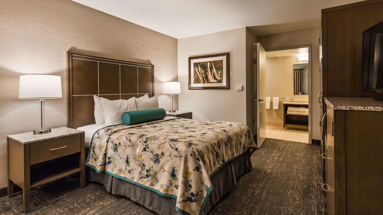 Hotel Western Hilltop 3*